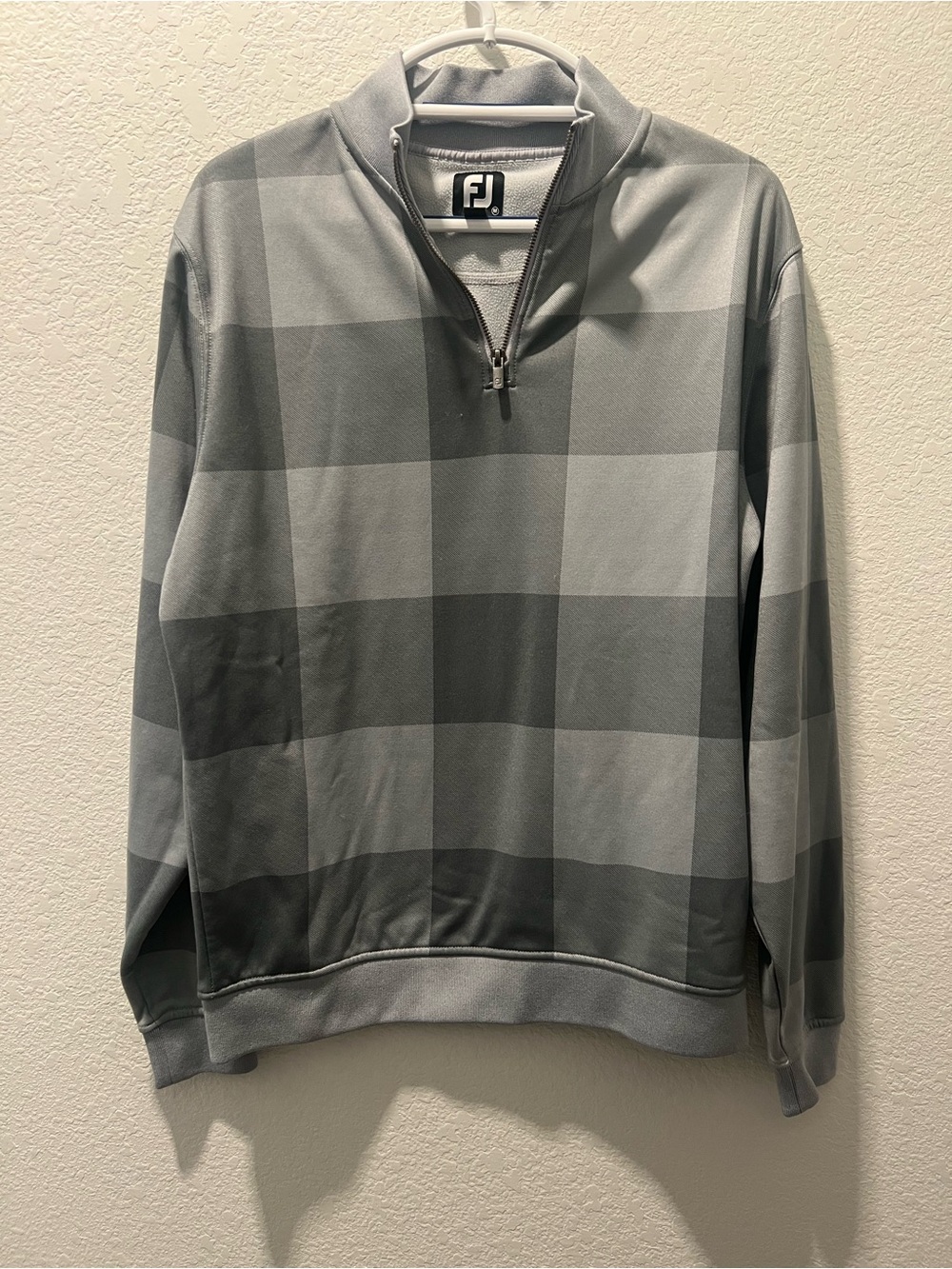 FootJoy Men’s M Gray Buffalo Plaid 1/4 Zip Golf Pullover